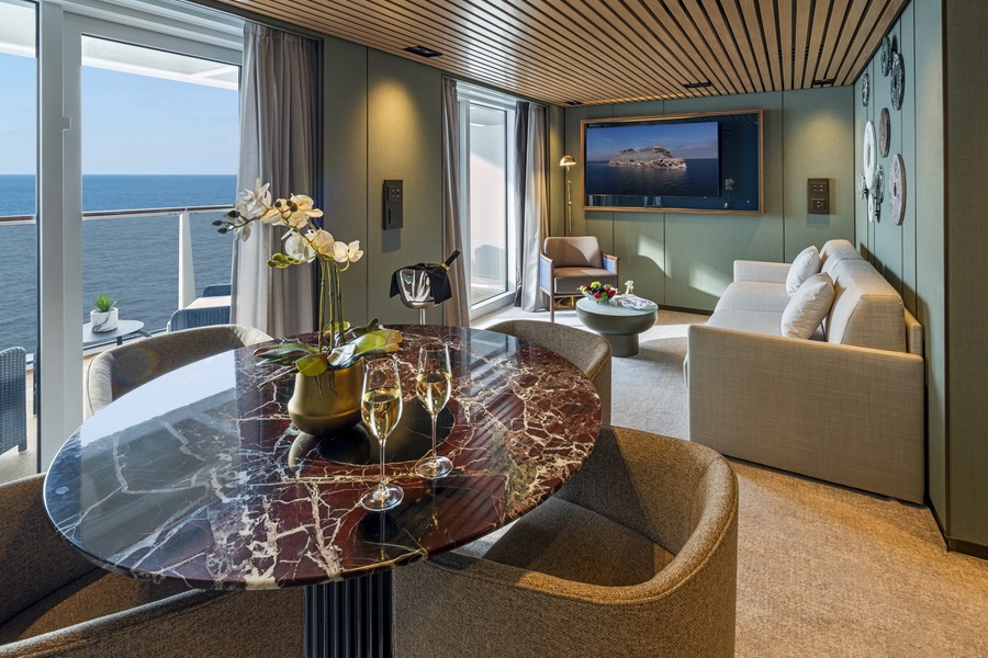 NCL Norwegian Aqua H8 Haven Suite ©Norwegian Cruise Line2.jpg